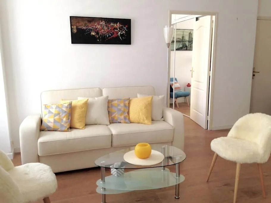 #28 1 Bdr Flat Ac Balcony Hper Central 10Mins To Beach & Old Town Nice 0*,  Frankrike