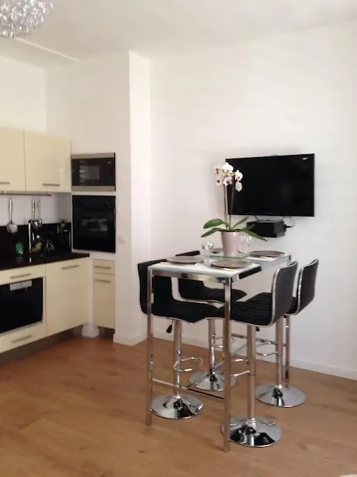Daire #28 1 Bdr Flat Ac Balcony Hper Central 10Mins To Beach & Old Town Nice Fransa