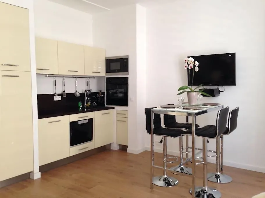 Daire #28 1 Bdr Flat Ac Balcony Hper Central 10Mins To Beach & Old Town Nice