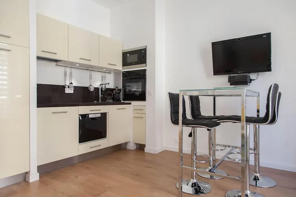 #28 1 Bdr Flat Ac Balcony Hper Central 10Mins To Beach & Old Town Nice