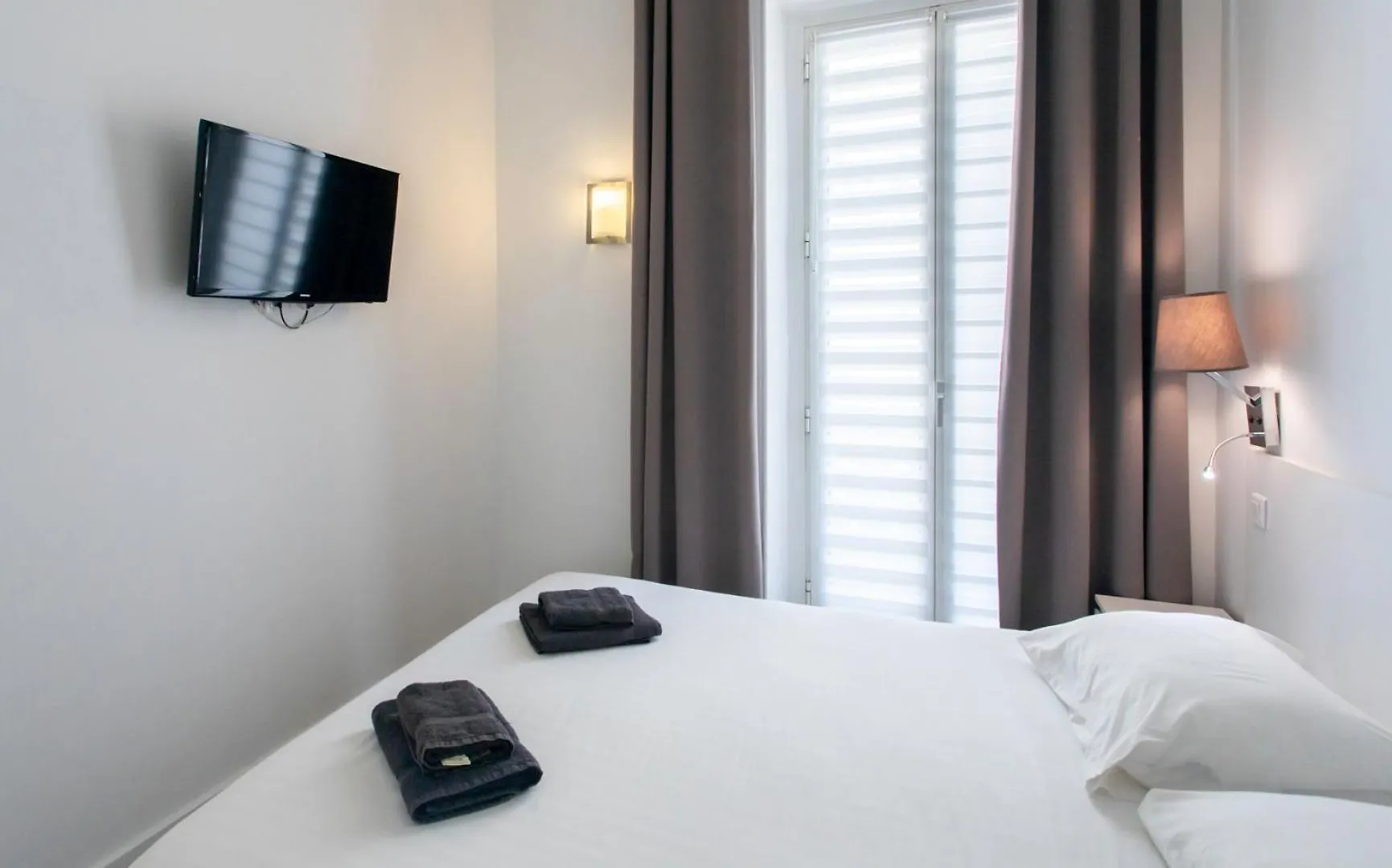#28 1 Bdr Flat Ac Balcony Hper Central 10Mins To Beach & Old Town Nice Daire